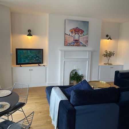 Seaview Flat With Balcony, Spacious 2 Bedroom Worthing Eksteriør bilde