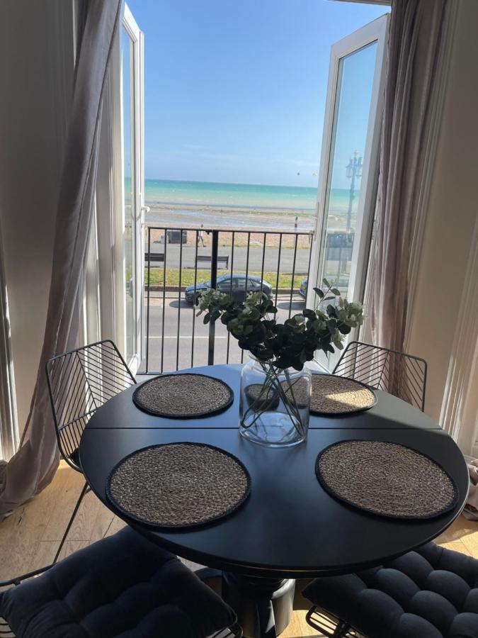 Seaview Flat With Balcony, Spacious 2 Bedroom Worthing Eksteriør bilde