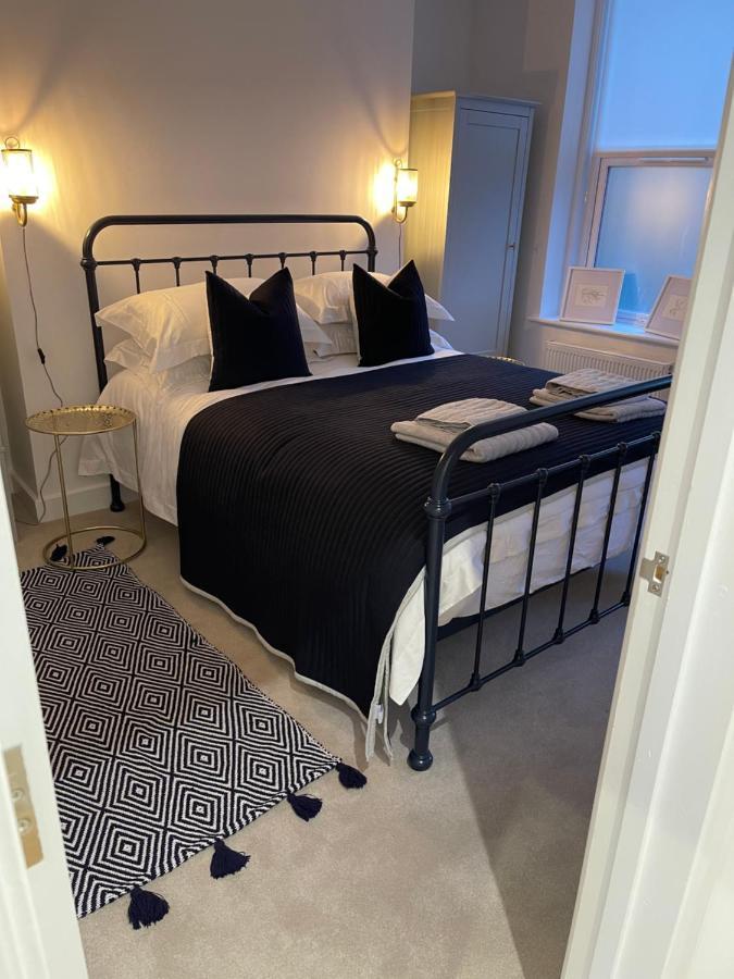 Seaview Flat With Balcony, Spacious 2 Bedroom Worthing Eksteriør bilde