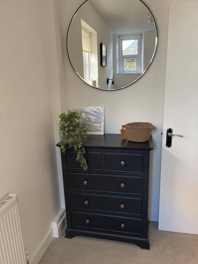 Seaview Flat With Balcony, Spacious 2 Bedroom Worthing Eksteriør bilde