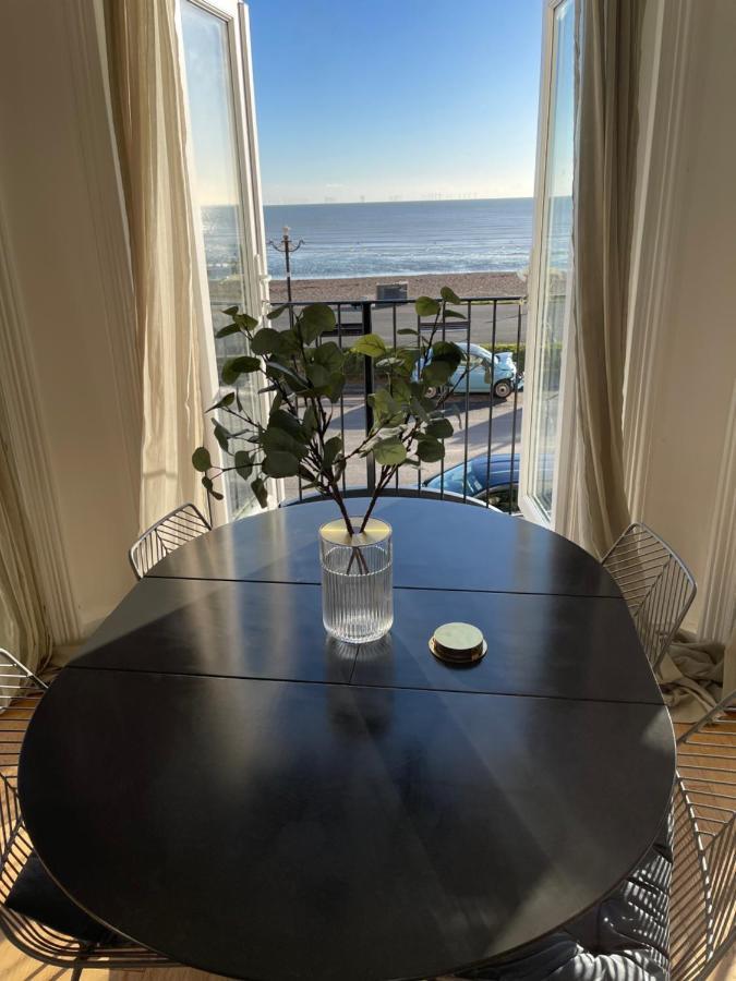 Seaview Flat With Balcony, Spacious 2 Bedroom Worthing Eksteriør bilde